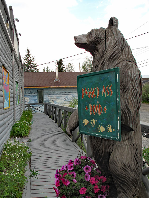 Bear sculpture