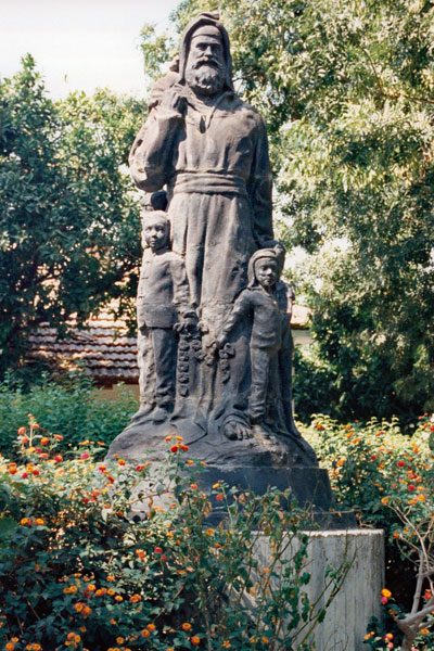 Statue